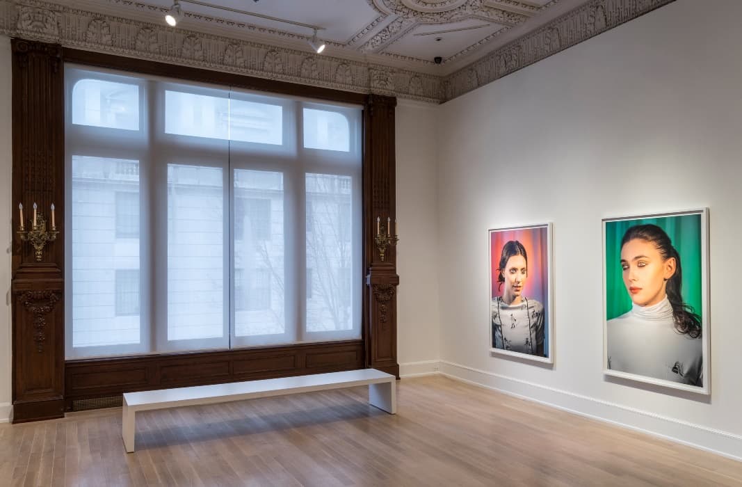 Installation view of the exhibition Laurie Simmons: How We See. The Jewish Museum, NY. Photo by: David Heald. Art © Laurie Simmons, courtesy the artist and Salon 94. 