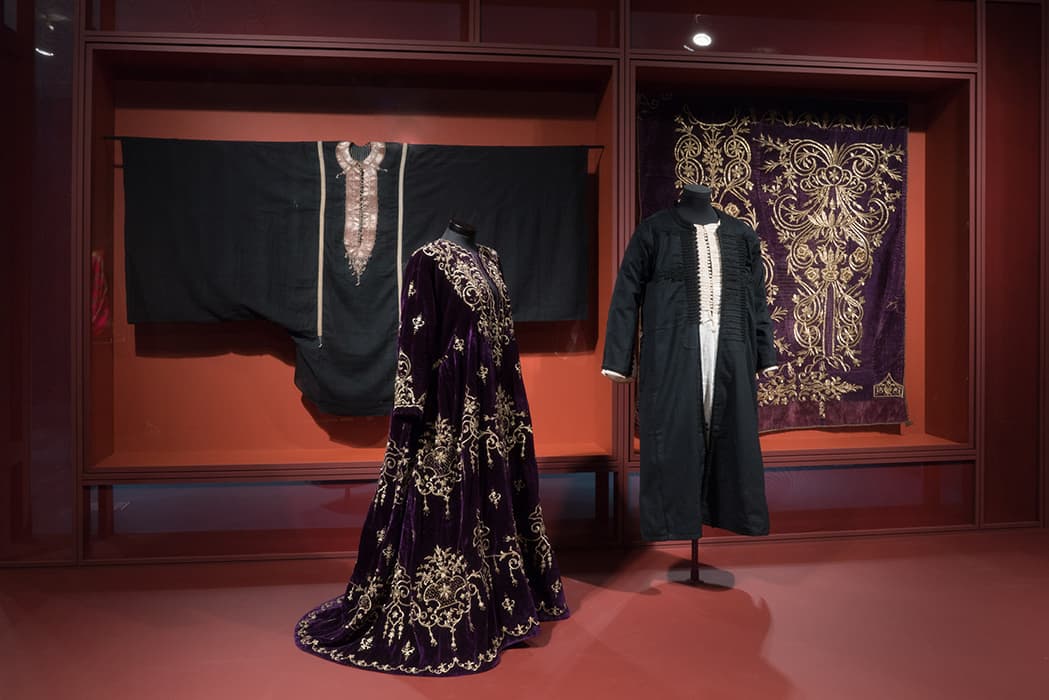 Installation view of the exhibition Veiled Meanings: Fashioning Jewish Dress, from the Collection of The Israel Museum, Jerusalem. November 3, 2017 - March 18, 2018. Photo by: Jason Mandella
