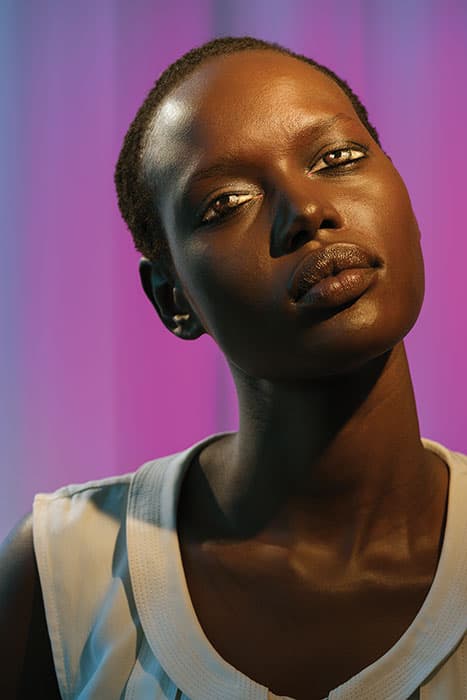 Laurie Simmons, How We See / Ajak (Violet), 2015, Pigment print, 70 × 48 inches (178 × 122 cm). © Laurie Simmons, courtesy the artist and Salon 94. 