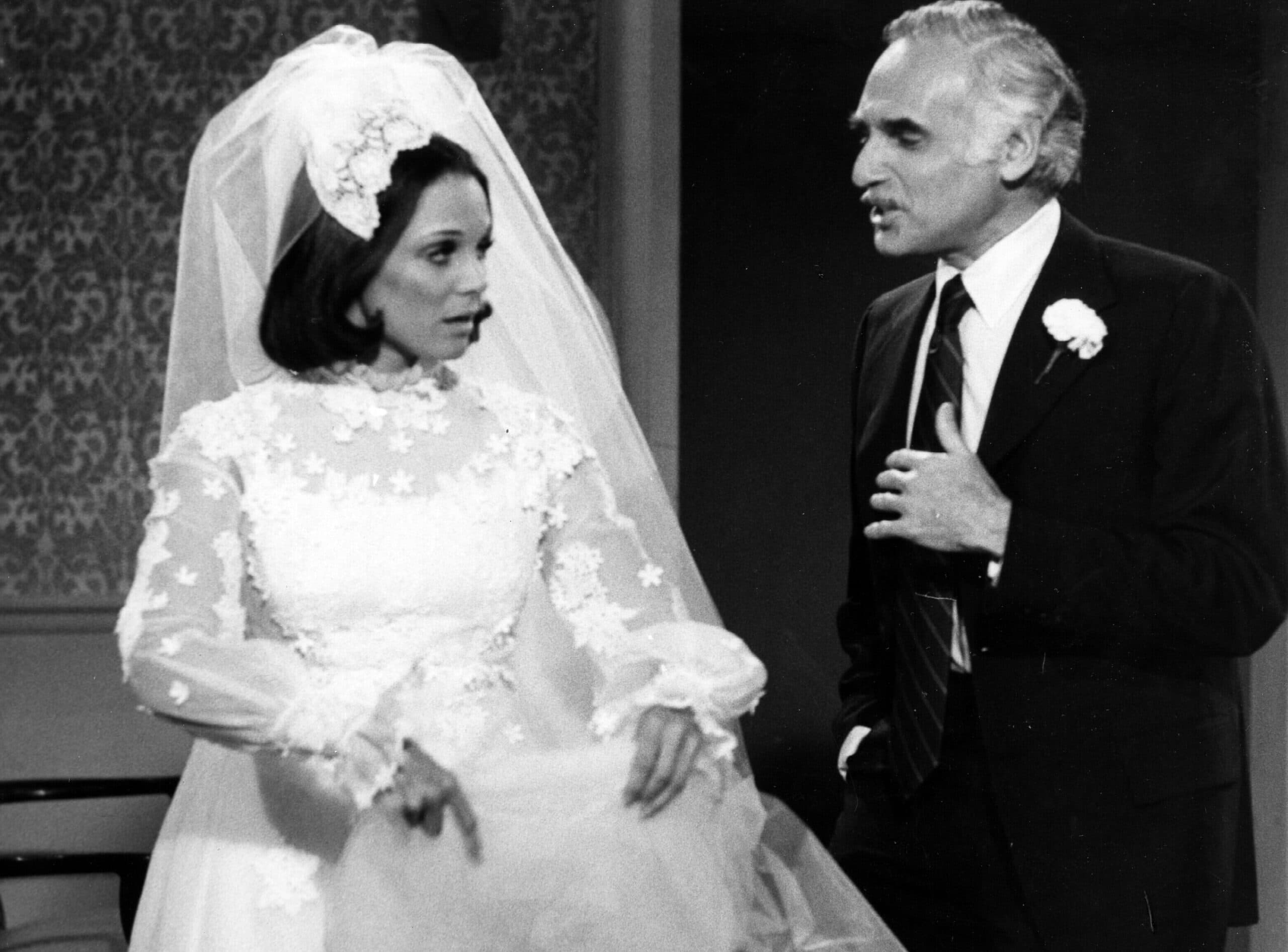 Rhoda (season 1) episode 8-9: 