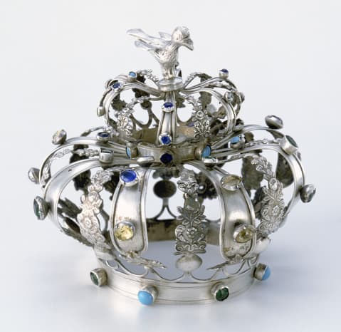 F 3711, Torah Crown, , Photographer: John Parnell, Photo © The Jewish Museum, New York