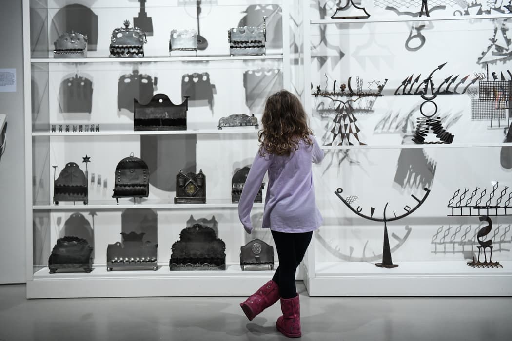 Hanukkah Hunt Gallery Program